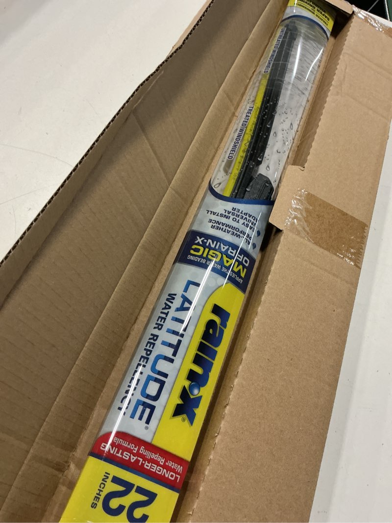 Condition photo showing New/Like New for rain-x 810165 repellency water repellent wiper blades, 22" windshield wipers (pack of 2), all weather streak-free for enhanced visibility w/ water repellency formula 22" and 22" latitude repellency