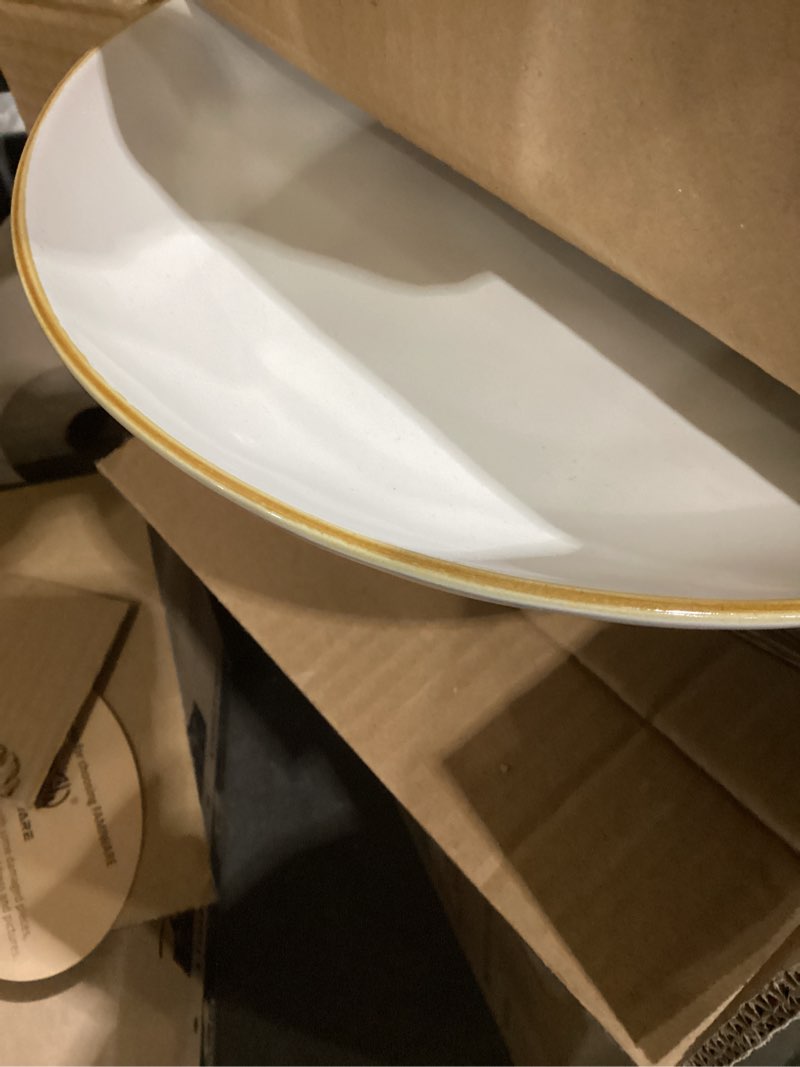 Condition photo showing New/Like New for Famiware 6 pcs dinner plate  set ( plates only)