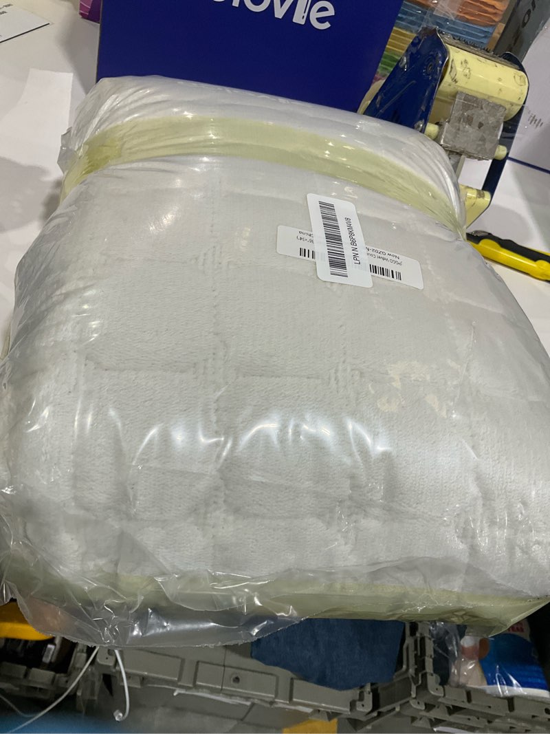 Condition photo showing As Is for Velvet Couch Covers for Sofa, Sofa Covers Washable Sectional, Large Anti-Slip Sofa Slipcovers for 3-4 Cusions and L-Shaped Sofas(1pc, Beige White, 36"×94") Beige White 1pc/36"×94"/Rectangular