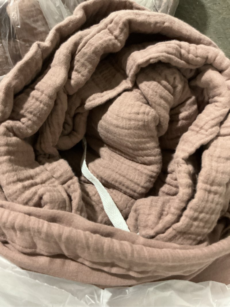 Condition photo showing Good Condition for organic cotton gauze duvet cover, king