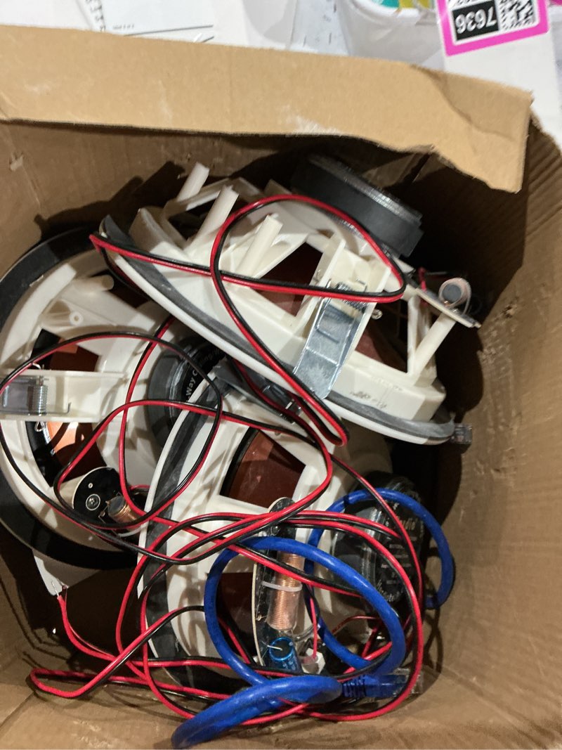 Condition photo showing As Is for osd audio par de altavoces de techo resistentes a la intemperie de 8" - estéreo interior/exterior - ice840wrs