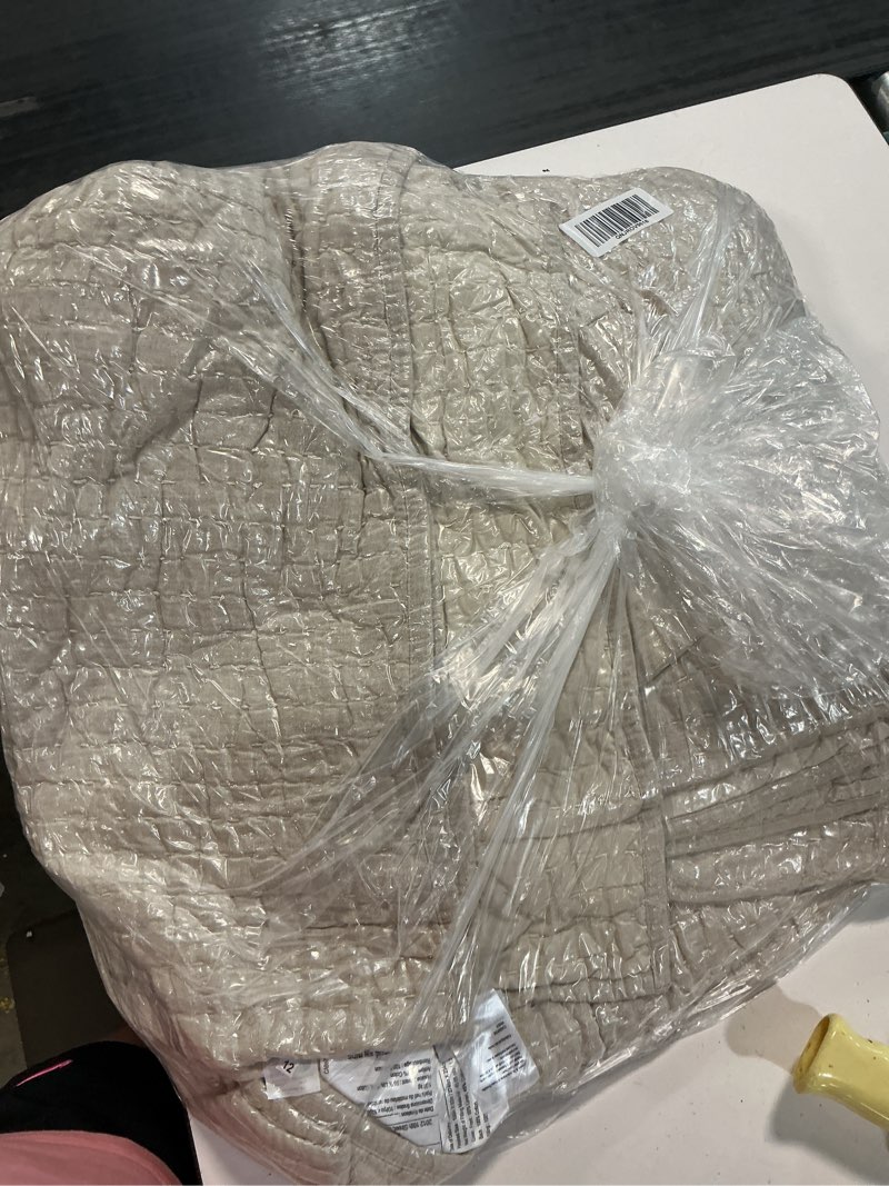 Condition photo showing Good Condition for european linen cotton stitch quilt set, king/cal king, natural
