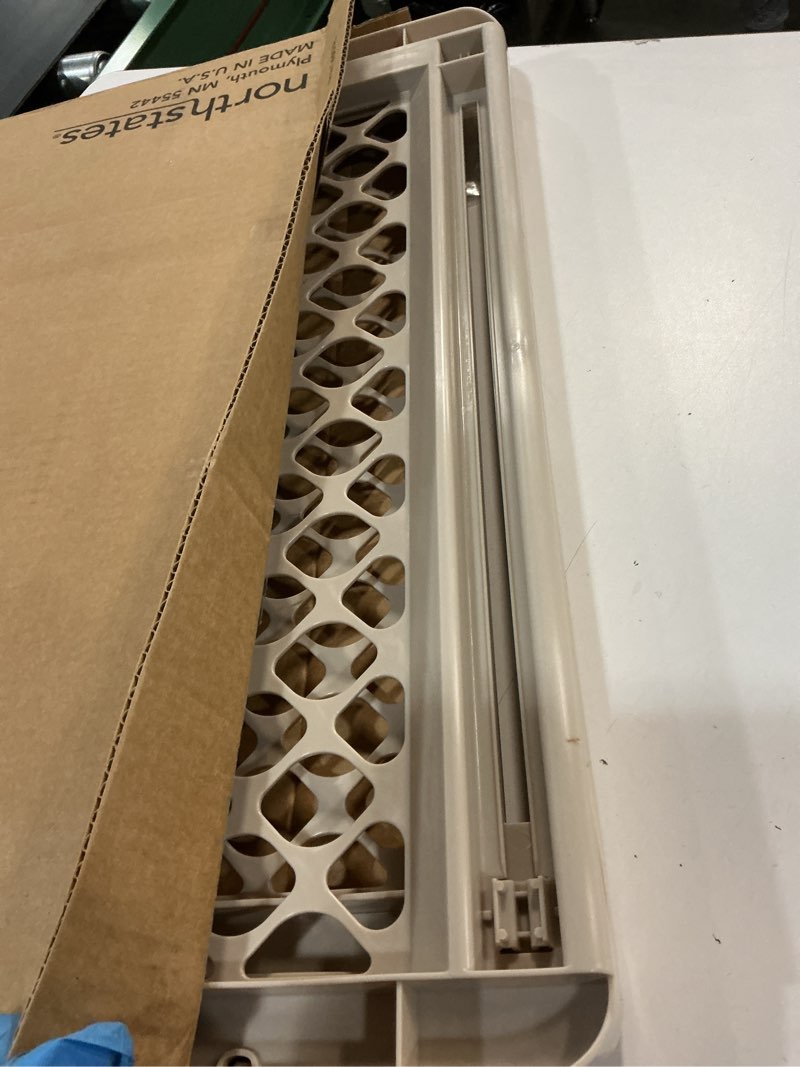 Condition photo showing Good Condition for Toddleroo by North States 42” Wide Supergate Ergo Baby Gate, Made in USA: For Doorways or stairways. Includes Wall Cups. Pressure or Hardware Mount. 26” - 42” Wide (26" Tall, Sand) (B01HG7E5R8)