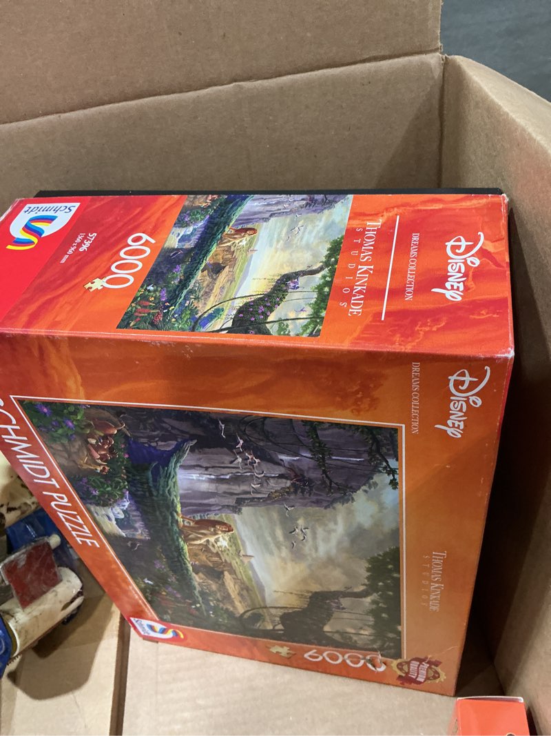 Condition photo showing New/Like New for schmidt spiele 57396 thomas kinkade, disney, the lion king, return to pride rock, 6000 piece puzzle