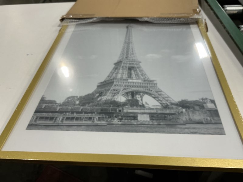 Condition photo showing New/Like New for LaVie Home 18x24 Picture Frame Gold Poster Frame, Display Pictures 16x20 with Mat or 18x24 Without Mat, Stable and Sturdy Frame and Polished Plexiglass, Horizontal and Vertical Format of The Walls 18x24 Gold