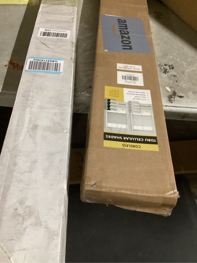 Assorted widow blinds ( 2 pack )