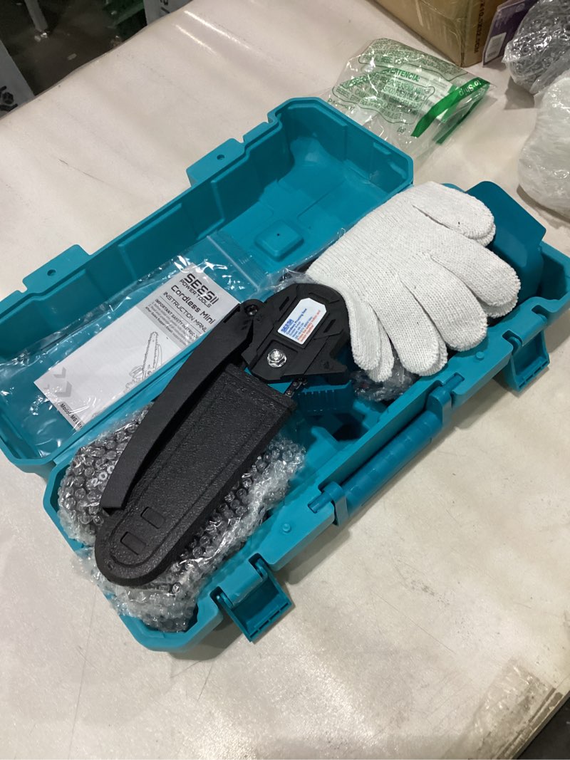 Condition photo showing New/Like New for Seesii Mini Chainsaw, 6-inch Mini Chainsaw Cordless, Handheld Electric Power Chain Saw with 2 Batteries, for Tree Trimming Wood Cutting, Best Gifts for Father, Dad, Husband, Men