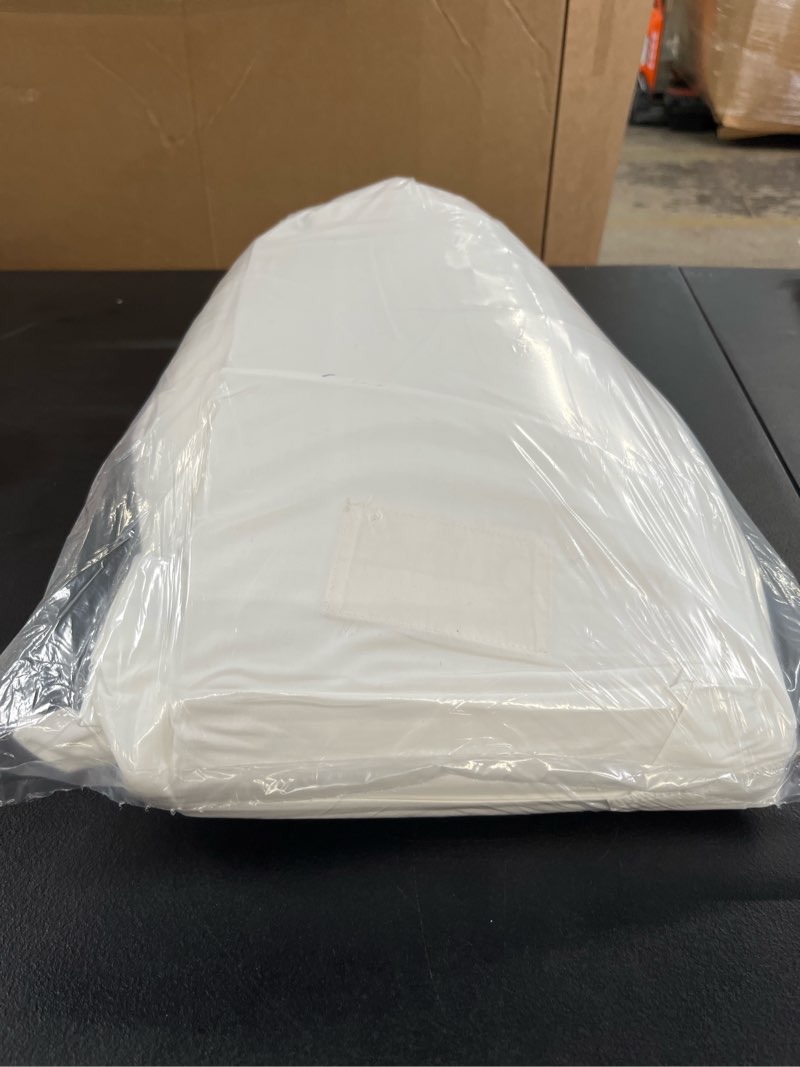 Condition photo showing Good Condition for classic organic percale scallop duvet cover set, queen, white/mineral