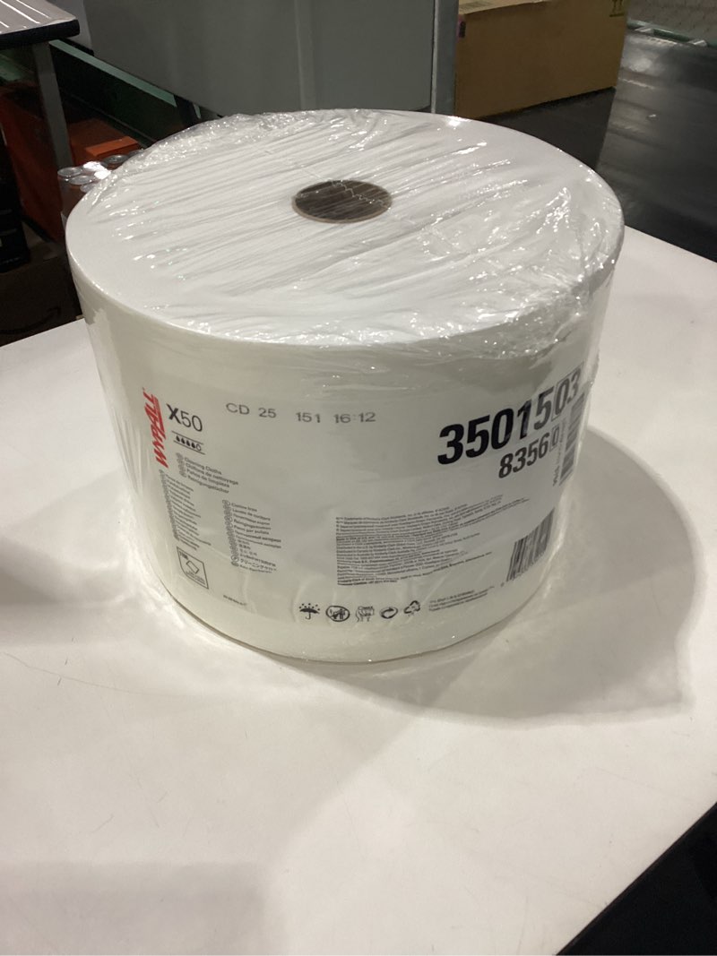 Condition photo showing New/Like New for Wypall X50 Disposable Cloths (35015)  Jumbo Roll  9.8 x 13.4  White  1 100 Sheets per Roll