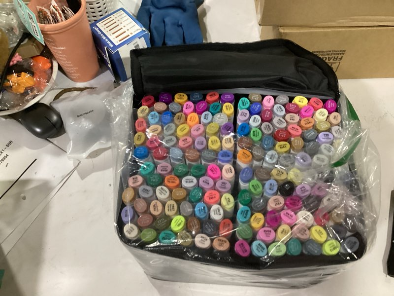 Condition photo showing New/Like New for ohuhu alcohol markers - 160-color ap certificated double tipped art marker set for artist adults cozy coloring sketch illustration - chisel and fine dual tips - oahu of ohuhu markers - refillable
