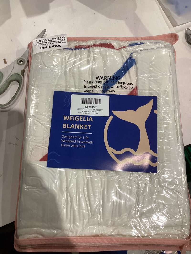 Condition photo showing New/Like New for weigelia Dear Mom Throw Blanket - Soft Fleece Throw Blanket for Mom Gifts, Warm & Cozy Mothers Day Birthday from Daughter Son, Lovly Blanket Gift for Bed, Sofa (Beige, 60" x 80") 02-dear Mom (Beige) 60" x 80"