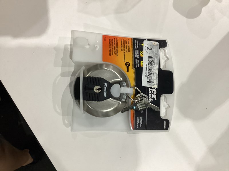 Condition photo showing Good Condition for master lock heavy duty outdoor shrouded padlock with key, 3-1/8 in. wide