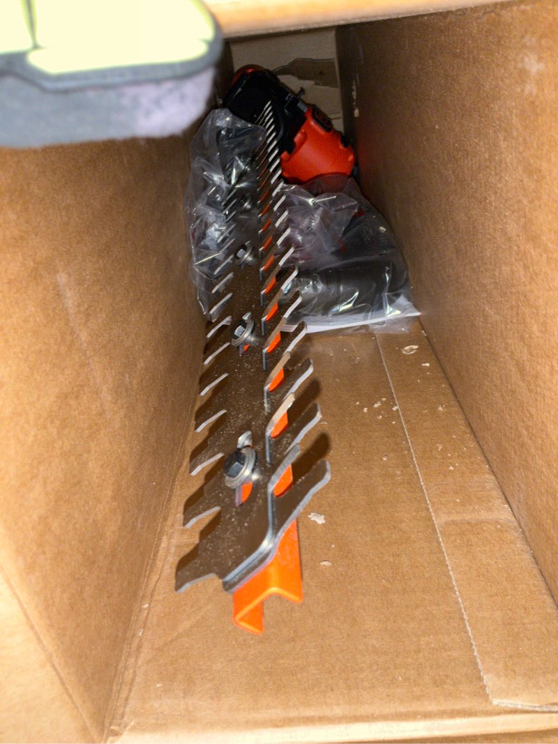 Condition photo showing Good Condition for black+decker 22" electric hedge trimmer, lightweight 4.0 amp corded dual action shrub trimmer, full wraparound handle, high output low vibration (beht350ff)