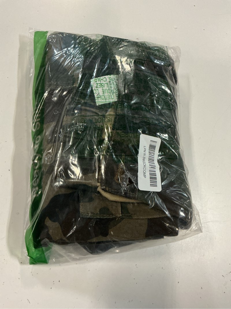 Condition photo showing Good Condition for women's barrel camo pants y2k baggy camouflage army fatigue cargo jorts wide leg bermuda cropped trousers streetwear 00camo x-large