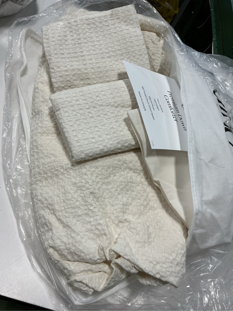 Condition photo showing Good Condition for organic luxe honeycomb duvet cover set, full/queen, undyed