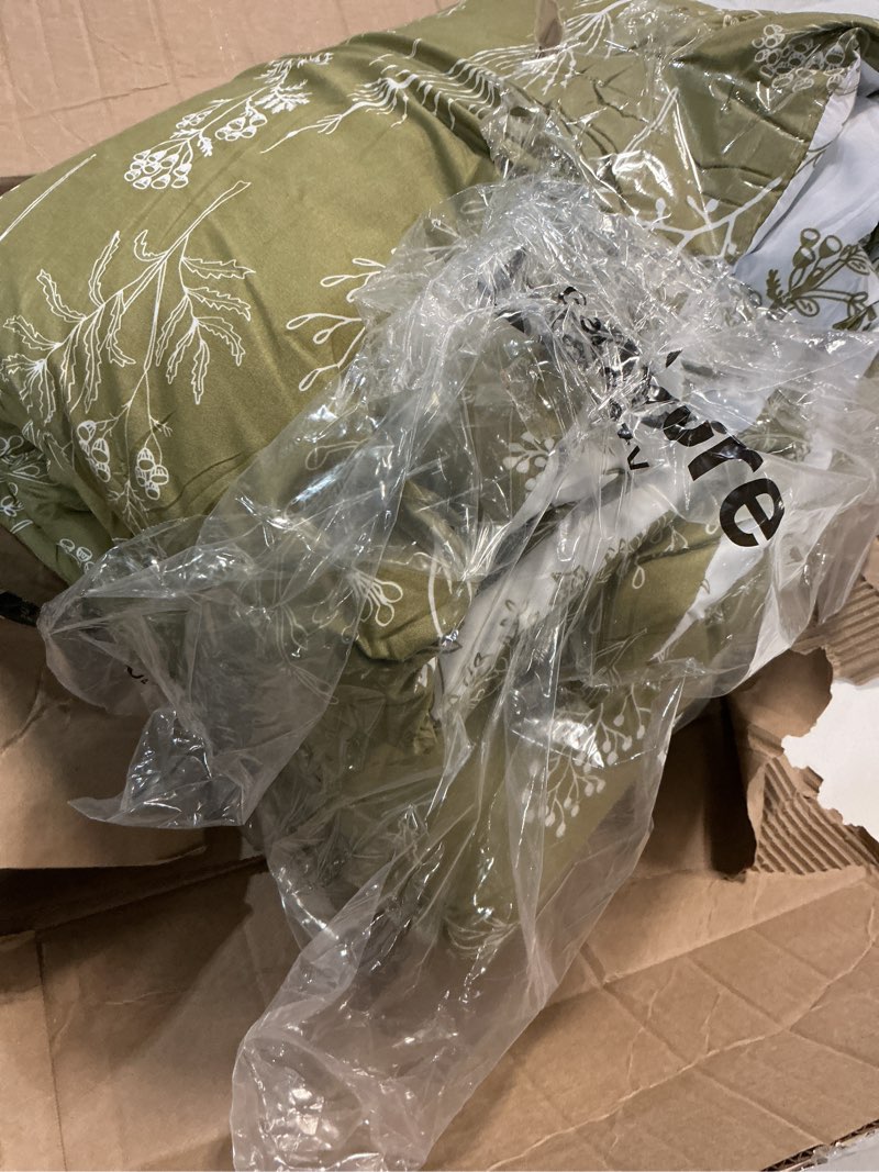 Condition photo showing As Is for Bedsure Duvet Cover Queen Size - Reversible Olive Green Queen Duvet Cover Set with Zipper Closure, 3 Pieces Floral Patterned Bedding Set with 8 Corner Ties and 2 Pillow Shams Queen (90" x 90") 04 - Polyester Olive Green (No Comforter)
