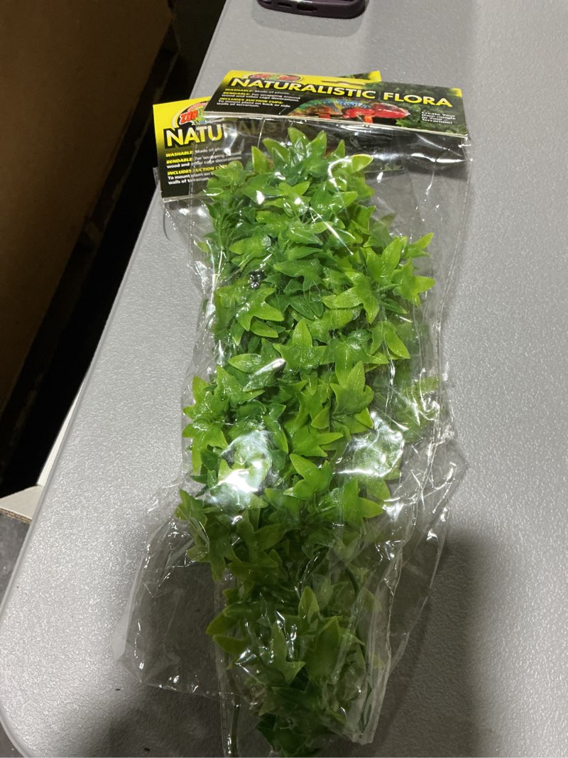 Condition photo showing Good Condition for Zoo Med Natural Bush - Mexican Phyllo Aquarium Plant Small (14" Tall) - Pack of 2