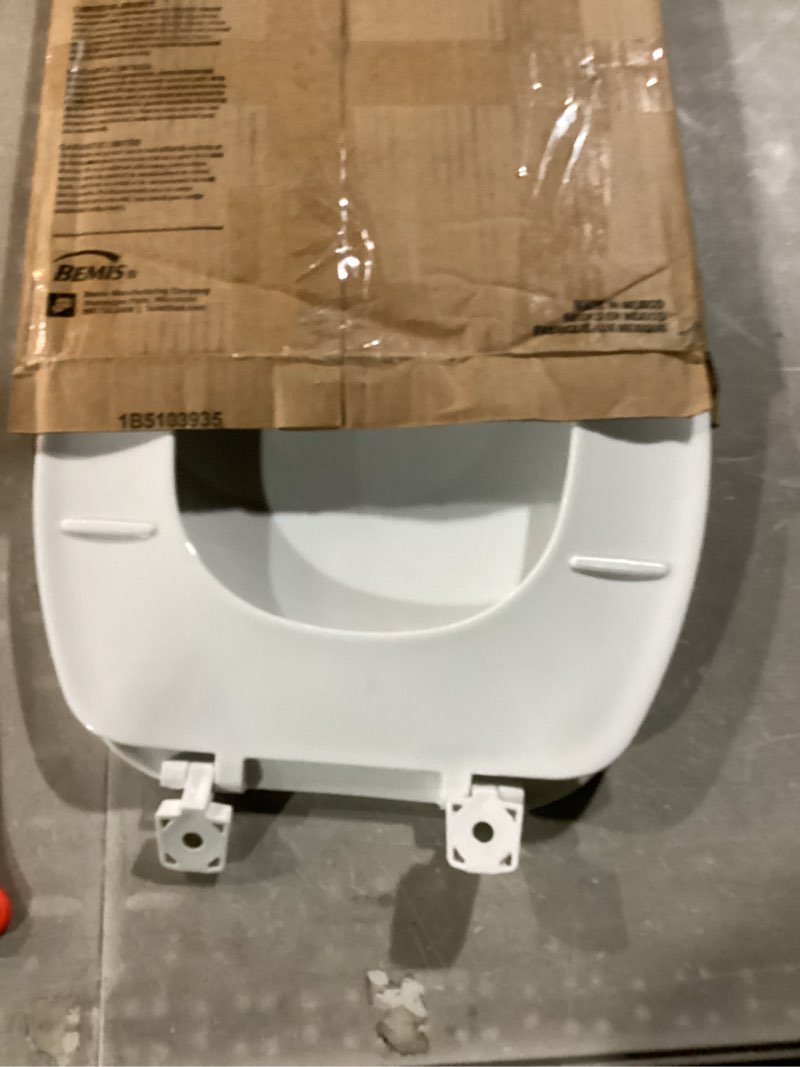Condition photo showing Good Condition for Bemis 170 Durable Plastic Toilet Seat, Elongated, White