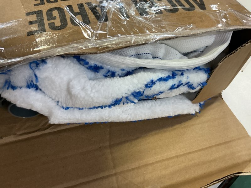 Condition photo showing Good Condition for Masthome Extra Large Microfiber Mop for Floor Cleaning, 16“ Flat Mop with 5 Pad for Wet & Dry Use, Dust Mop for Hardwood Laminate Tile Ceramic, 1 Cleaning Scraper Included-Blue Blue Extra Large