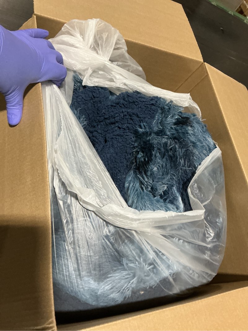 Condition photo showing Good Condition for bedsure gentlesoft fluffy tie dye navy blue king size blanket for bed, thick soft sherpa faux fur fleece bedding fuzzy plush winter warm large king blanket, cozy blue gifts for men women, 108x90 05- tie dye navy king (108" x 90")