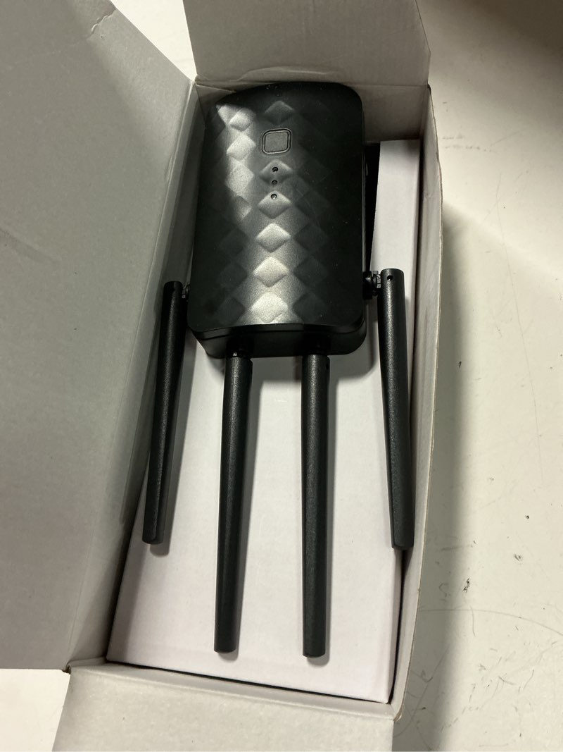 Condition photo showing Good Condition for wifi extender signal booster, dual band 5.8ghz&2.4ghz, wifi booster covers up to 10000 sq.ft, 1.2gbp