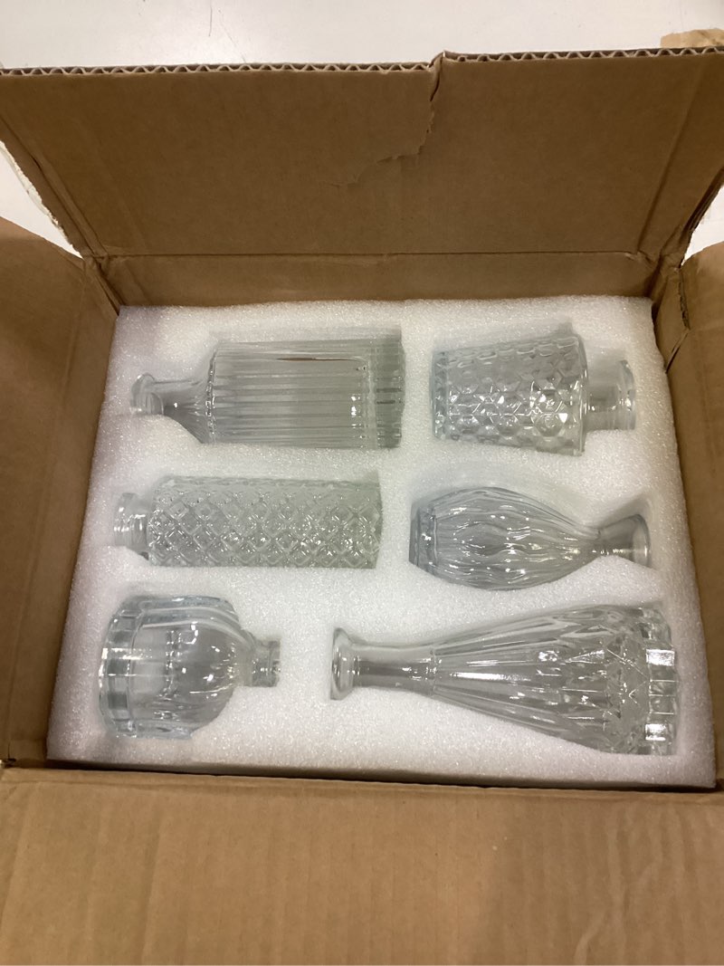 Condition photo showing Good Condition for Glass Bud Vases Set of 12, Small Vases for Centerpieces, Vintage Mini Vases for Wedding Decor, Clear Glass Bud Vase in Bulk, Office and Home Table Flower Décor 12pcs-clear