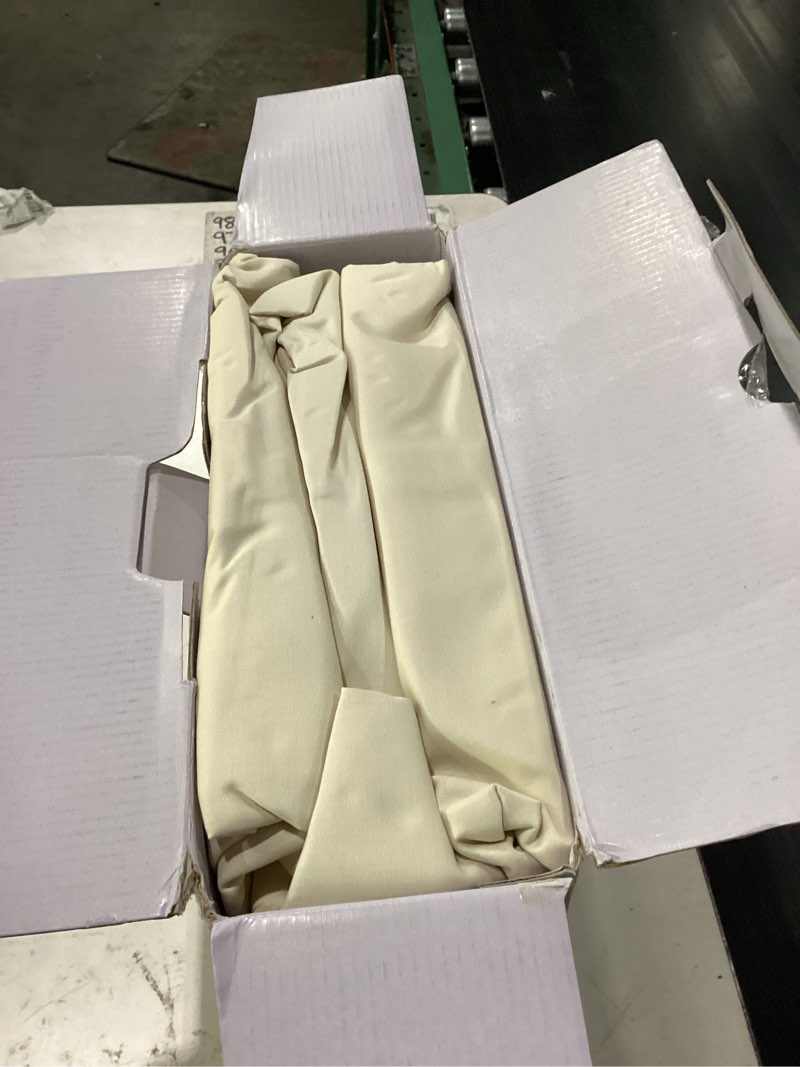 Condition photo showing New/Like New for california design den luxury 4 piece queen size sheet set - 100% cotton, 600 thread count deep pocket, includes fitted and flat sheets, hotel-quality bedding with sateen weave - ivory
