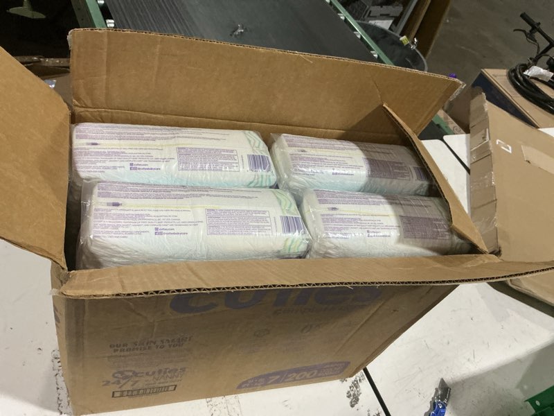 Condition photo showing New/Like New for cuties | skin smart, absorbent & hypoallergenic diapers with flexible & secure tabs | bulk case | size 7 | 200 count