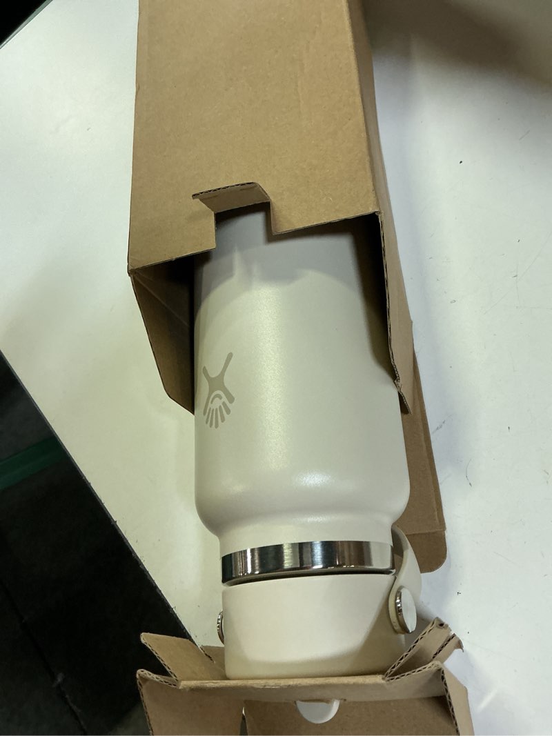 Condition photo showing Good Condition for hydro flask water bottle - insulated stainless steel - wide mouth flex straw lid, non spill, leakproof and refillable in 40 oz tonal oat