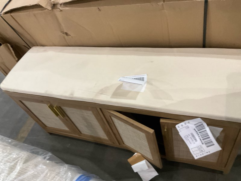 Condition photo showing Good Condition for storage bench