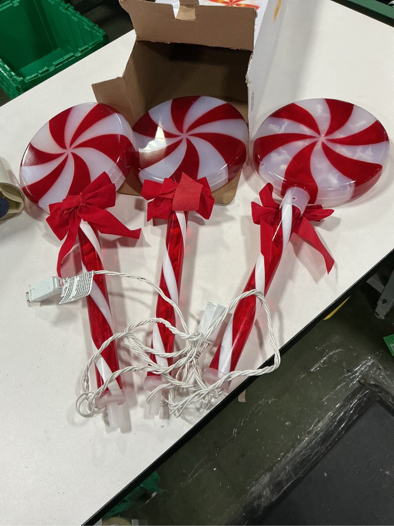 Condition photo showing As Is for GE Random Sparkle 3-Marker White Lollipop Christmas Pathway Markers Item #5280892 Model #72227LO