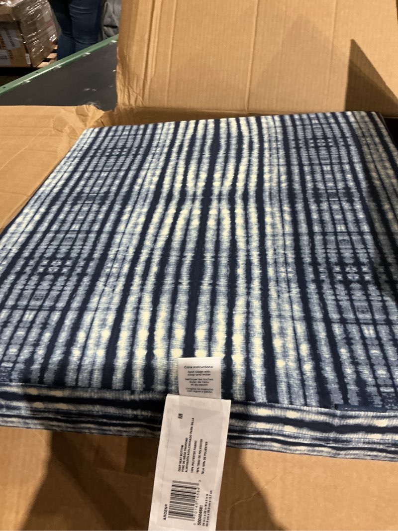 Condition photo showing Good Condition for outdoor deep seat cushion set,