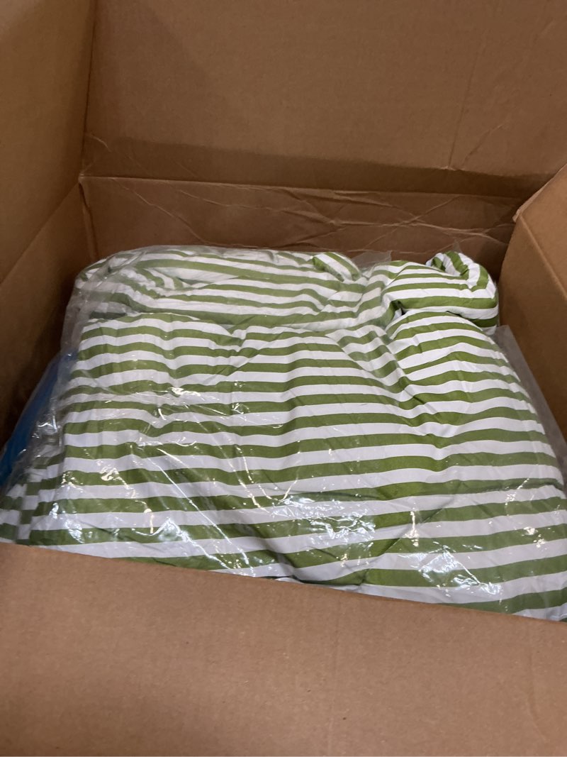 Condition photo showing New/Like New for mixinni Striped Comforter Set Full Size - Green White Stripes Pattern Bed Set for All Season, 3 Pieces Lightweight Bedding Sets for All Seasons (1 Soft Fluffy Comforter + 2 Pillowcases) Full B#01 - White&green Striped