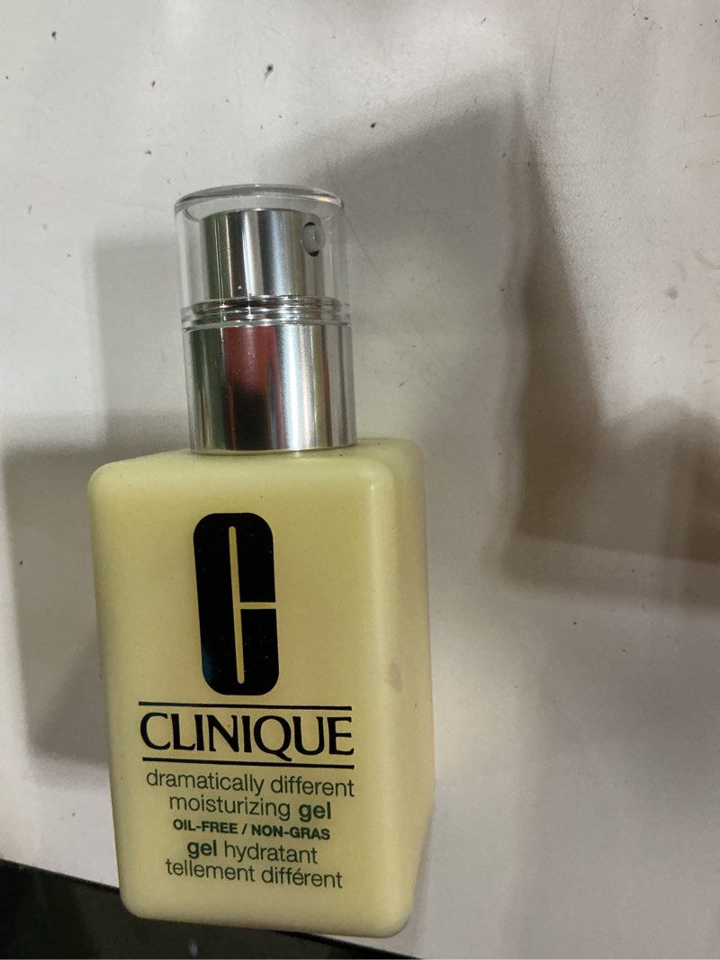 Condition photo showing New/Like New for Clinique 3-Step Dramatically Different Moisturizing Oil Free Gel For Combination Oily to Oily Skin Types