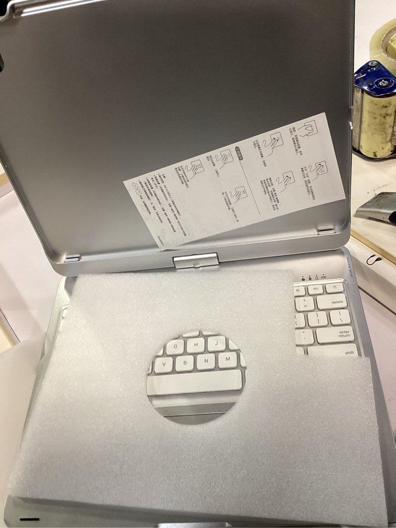 Condition photo showing Good Condition for 360° rotatable keyboard case for ipad air 13 inch (m3/m2-2025/2024)/pro 12.9 (6th, 5th, 4th, 3rd gen) with touchpad, backlits aluminum alloy smart case with trackpad keyboard, silver