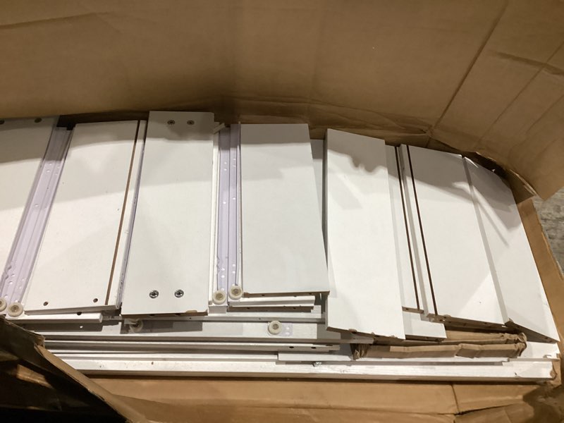 https://lotting-media.assets.bidfta.com/lotting_e7fe029a-1e3c-4f88-96a1-eff918bd090a