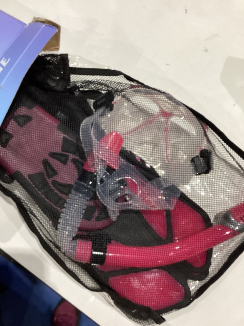 Condition photo showing Good Condition for zenoplige mask fins snorkel set, snorkeling gear for adults, panoramic view snorkel mask anti-fog, adjustable dive flippers, dry top snorkel and travel bag, scuba gear for swimming snorkeling diving