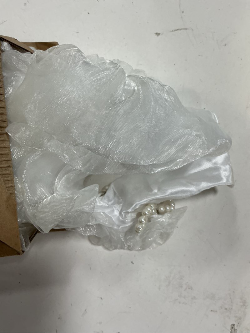 Condition photo showing Good Condition for Dog Wedding Dress Bride Outfit with Pearl Necklace and Rose Pet Princess Dress Apparel for Puppy Dog Cat (Small)