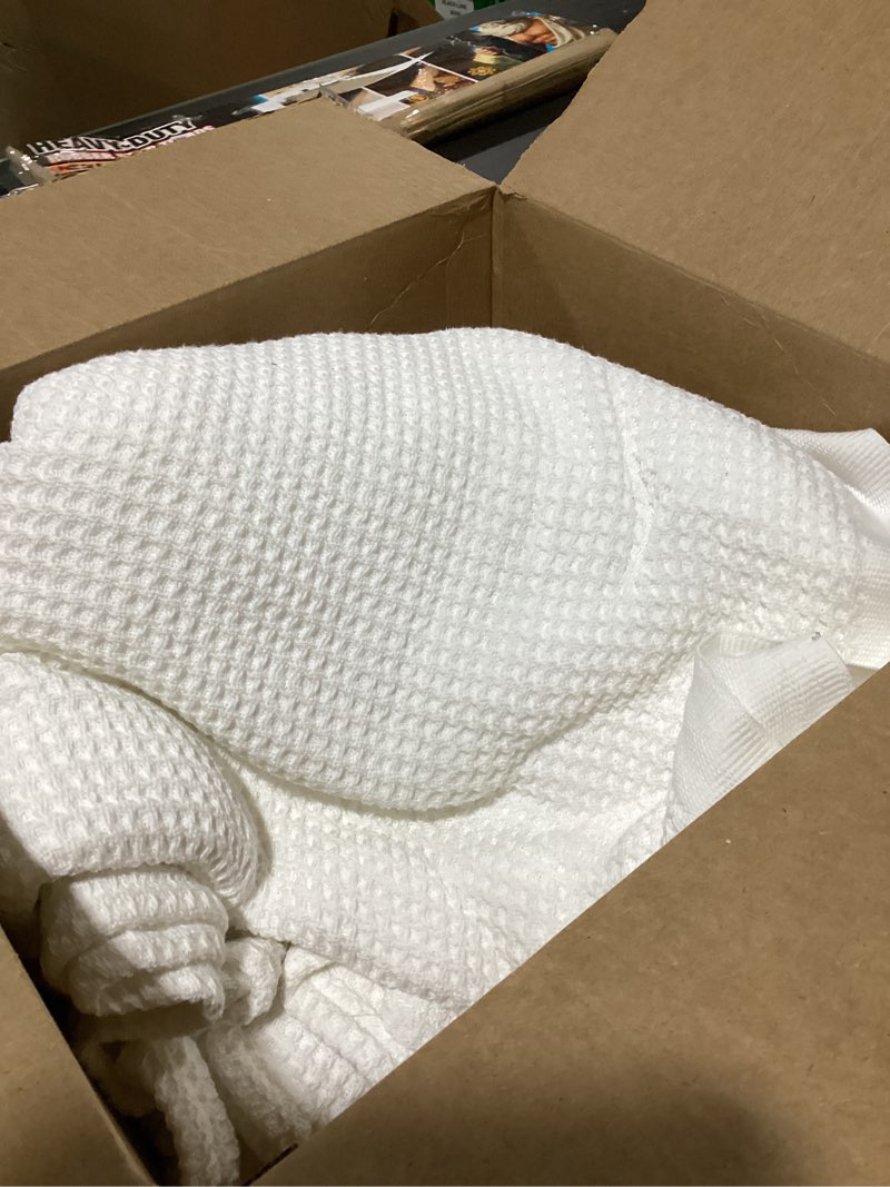 Condition photo showing As Is for bedsure 100% cotton duvet cover king size