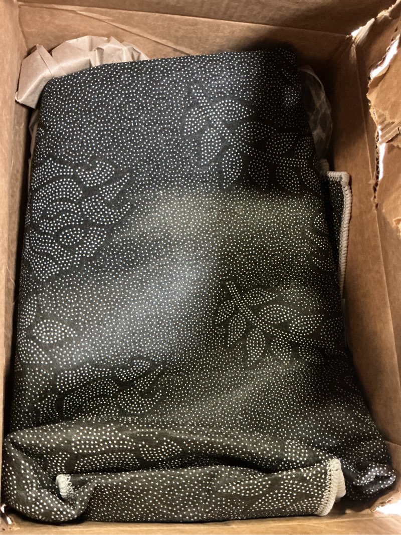 Condition photo showing Good Condition for 2'7'' x 5' area rug, pink black grey non-skid rubber backing large rectangle rugs - living room bedroom home office modern moire geometric abstract art indoor floor mat carpets 2'7'' x 5' texturelcs6051