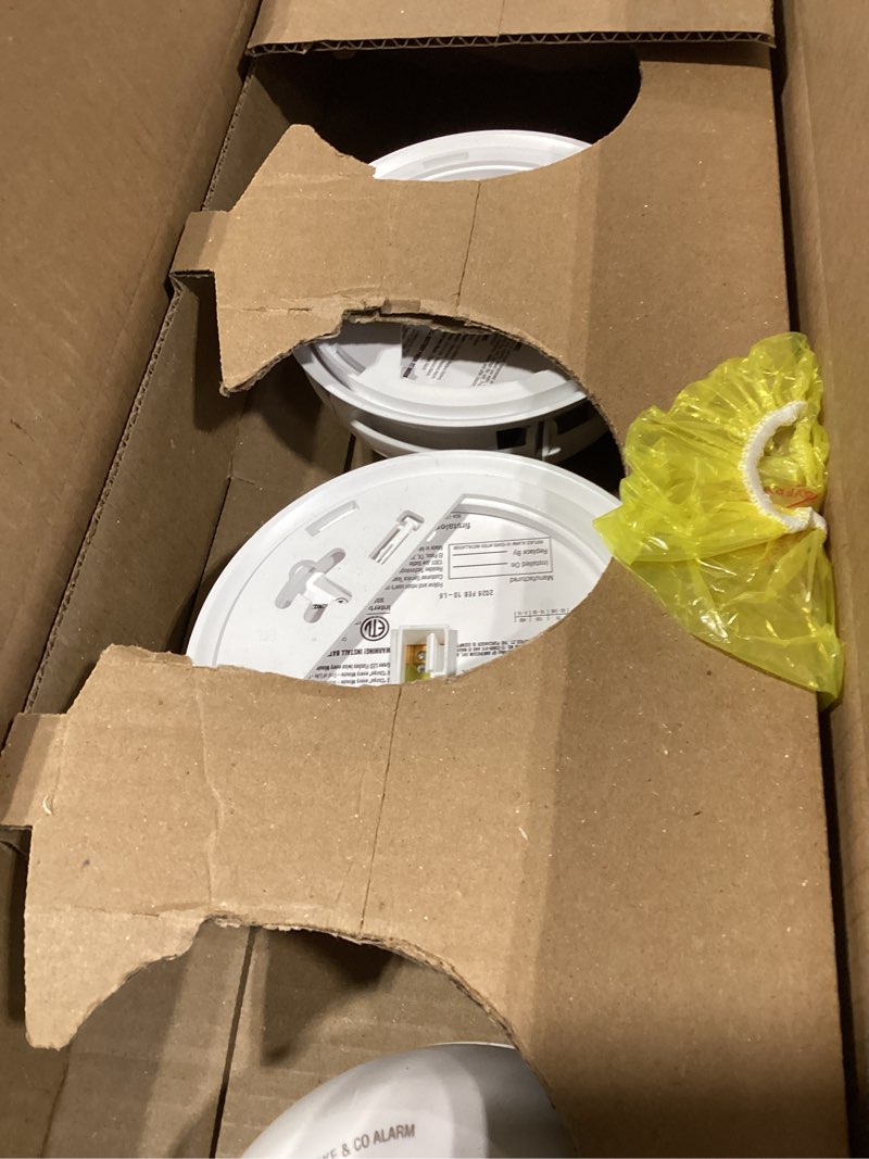 Condition photo showing Good Condition for first alert smico100-ac interconnect hardwire combination smoke & carbon monoxide alarm with battery backup - 3 pack 3-pack precision detection smico100-ac