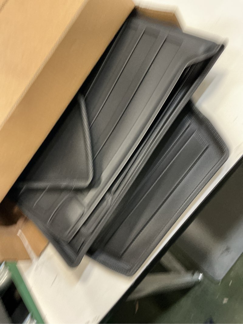 https://lotting-media.assets.bidfta.com/lotting_e855ca3c-e8c6-4013-871b-1315d208b6e0