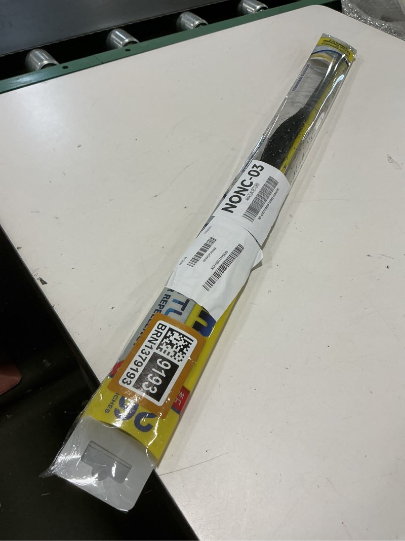 Condition photo showing New/Like New for Rain-X 5079281-2 Latitude 2-In-1 Wiper Blades, 26 Inch Windshield Wipers (Pack Of 1), Automotive Replacement Windshield Wiper Blades With Patented Rain-X Water Repellency Formula 26" Latitude