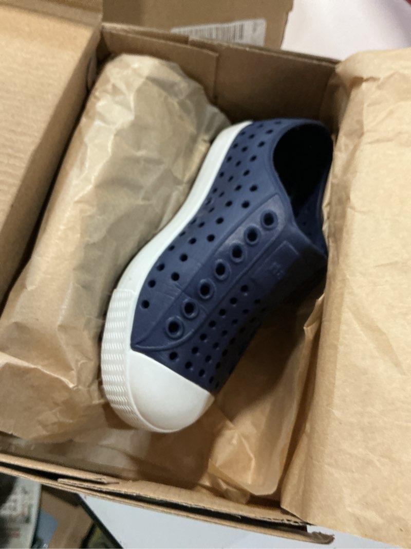 Condition photo showing New/Like New for native shoes unisex-kids jefferson sneakers size c8