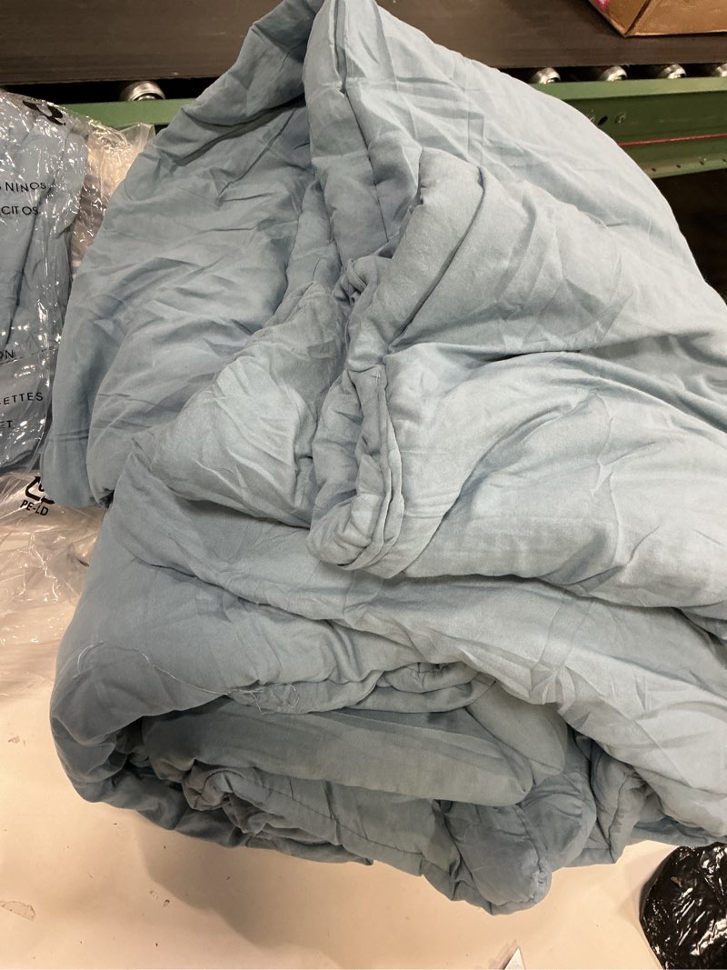 Condition photo showing Good Condition for (Similar)Bedsure Queen Comforter Set - Taupe Soft Bedding for All Seasons, Cationic Dyed Bed Set, 3 Pieces, 1 Queen Size Comforter (90\\\"x90\\\") and 2 Pillow Shams (20\\\"x26\\\"+2\\\") Queen 14 - Taupe