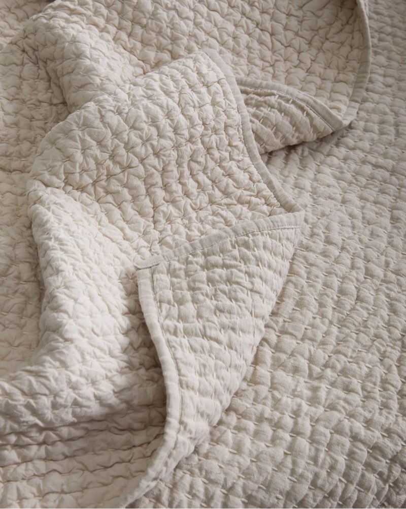 Condition photo showing Good Condition for quince european linen cotton stitch quilt set, size full/queen color natural