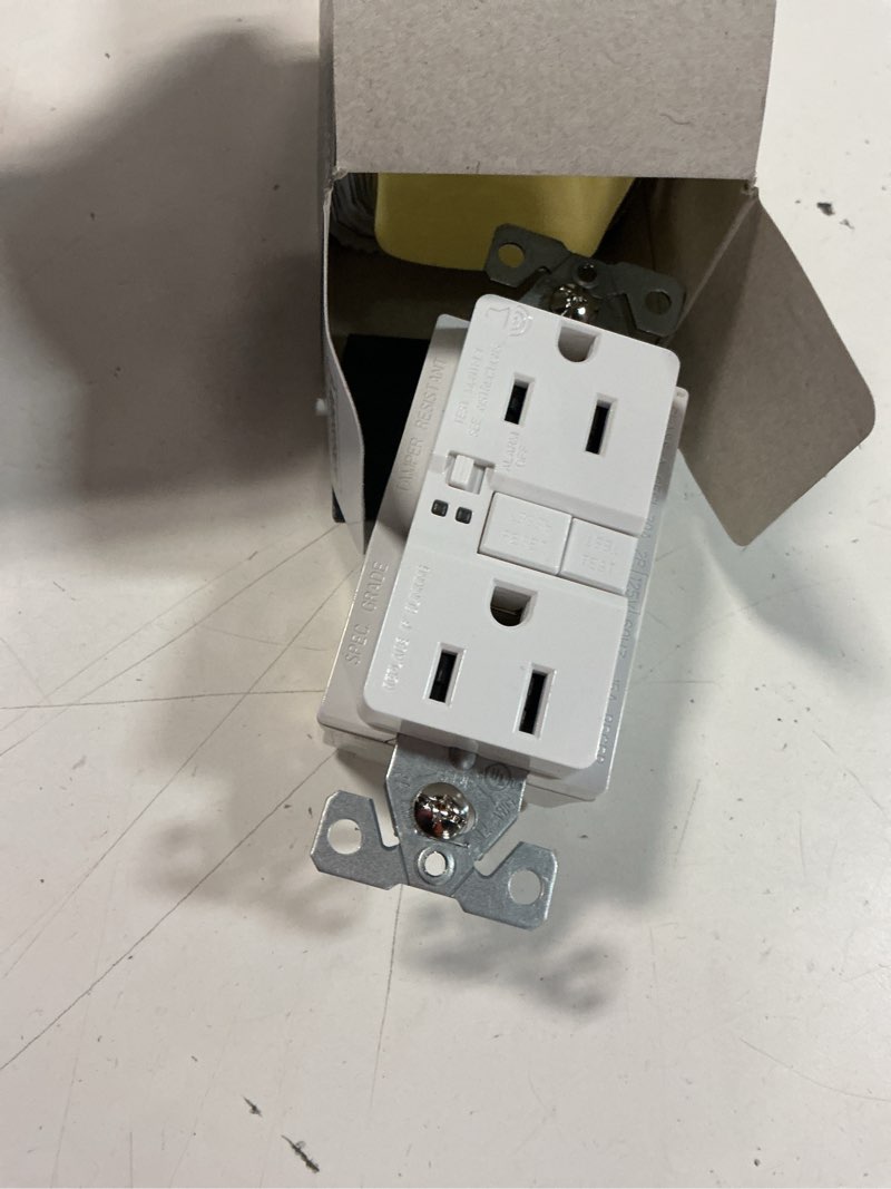 Condition photo showing Good Condition for eaton 15-amp 125-volt tamper resistant gfci residential decorator outlet, white