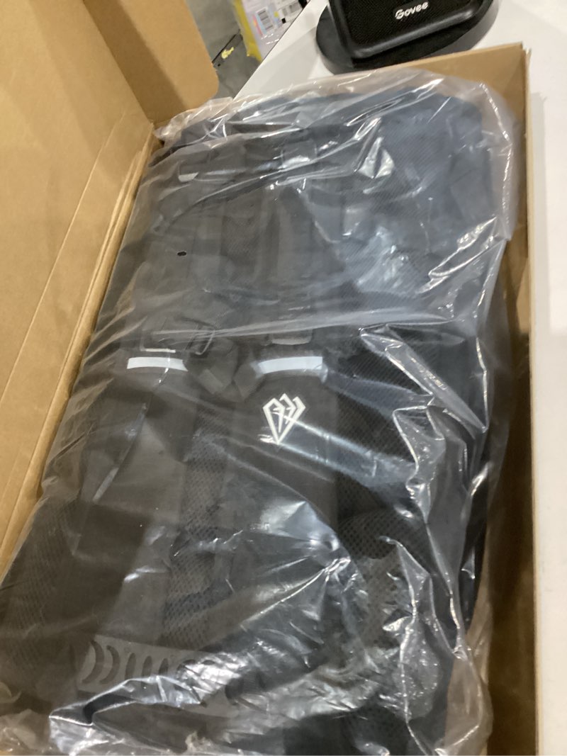 Condition photo showing Good Condition for Gemgoal 52L Professional Large Pickleball Bag Fits 4 to 10 Paddles,Dry Wet Separated Pocket,Shoe Compartment,Hidden Net Holder, Multifunctional Pockets,Suitable for 2 Player,Also Be Used for Hiking Black