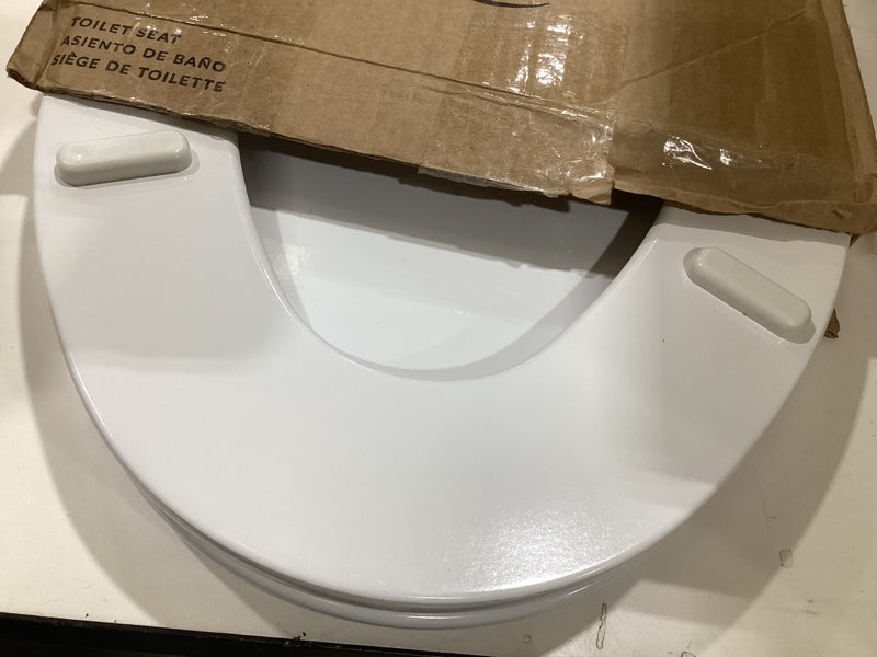 Condition photo showing Good Condition for elongated toilet seat, 18.5” soft/slow close oval (oblong) toilet seat for elongated toilets, no-slam quiet-close lid, easy-to-install & clean, durable never-loosen white plastic seat white elongated(oval)