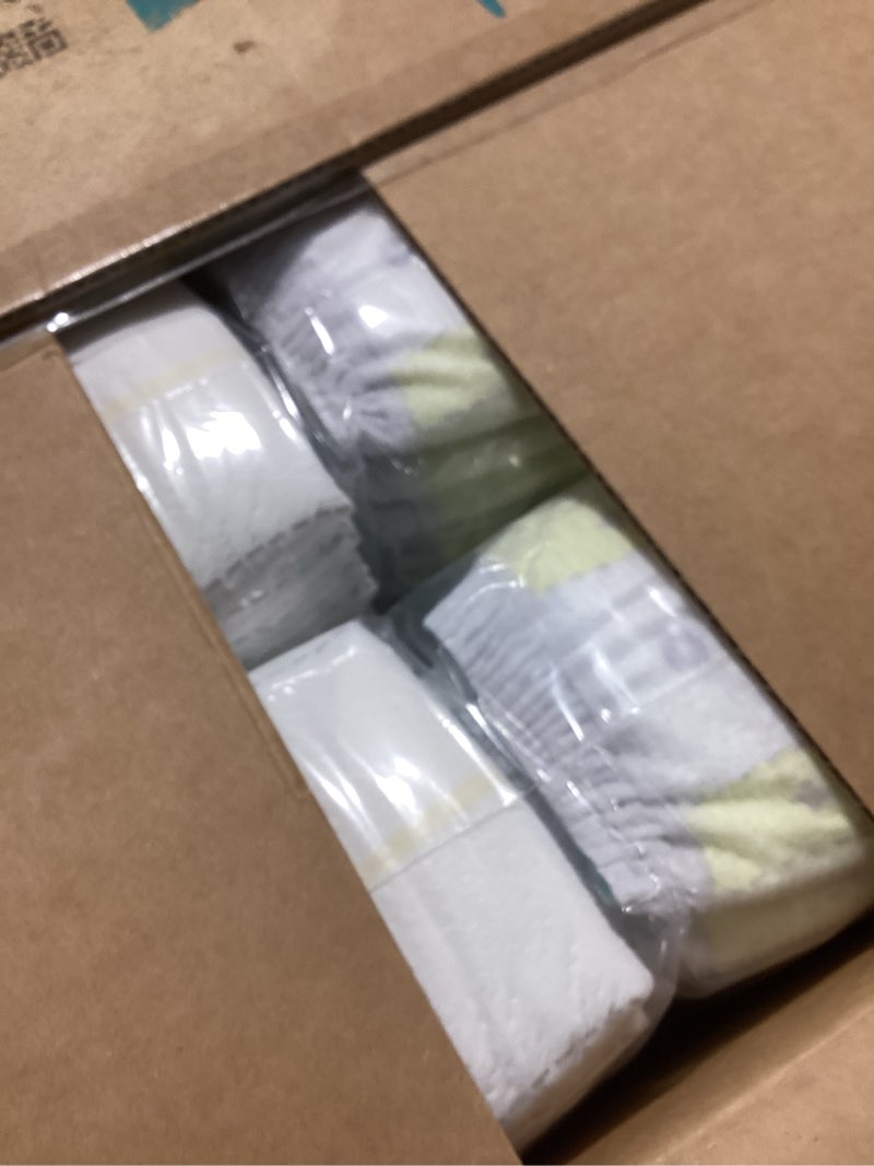 Condition photo showing Good Condition for Pampers Swaddlers Diapers, Size 3 (13-26 lbs), 168 Count, Absorbent, Keeps Baby Dry and Comfortable, Skin Safe Disposable Baby Diaper (Packaging May Vary)